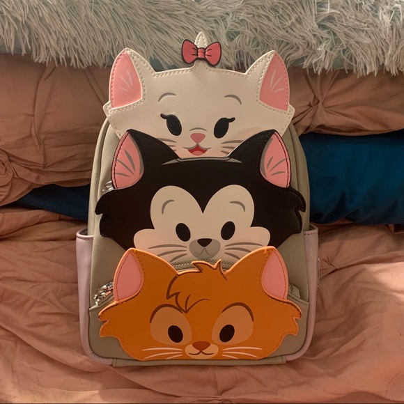 ⭐️MOVING SALE⭐️ Disney Cat's Loungefly - Picture 3 of 7